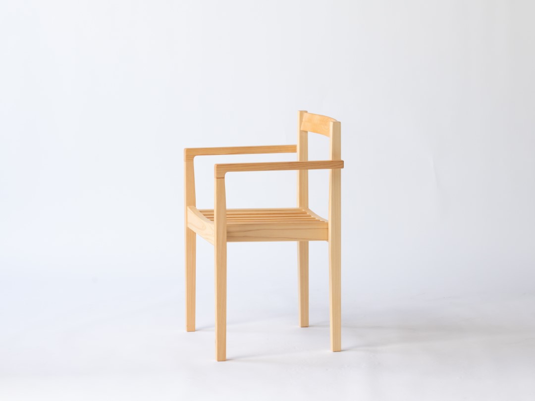 Stacking chair 徳島産杉